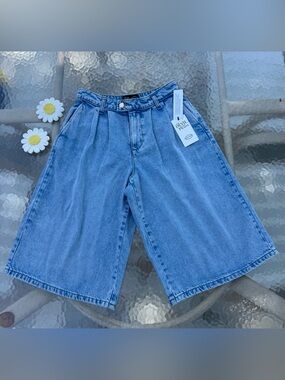 NWT The Devil Wears Prada x Scoop Denim Culotte Shorts High Rise Size 2